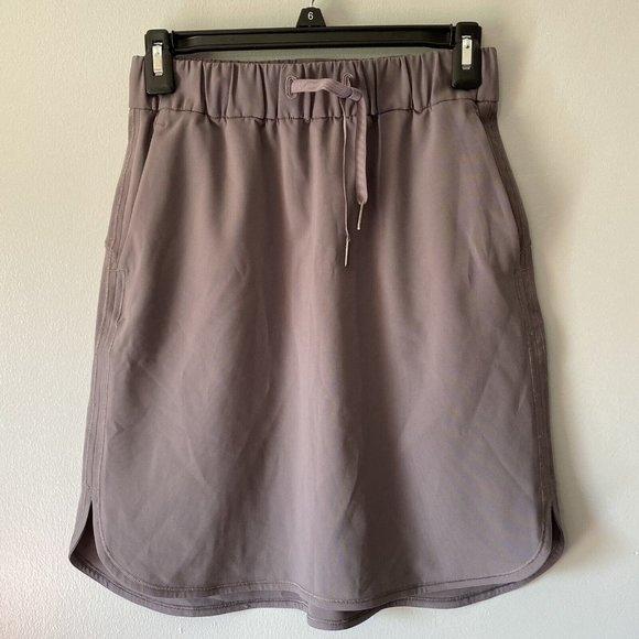 lululemon athletica Dresses & Skirts - Women’s Lululemon On The Fly Skirt Travel Pockets Size 4 Magnum Mauve Purple